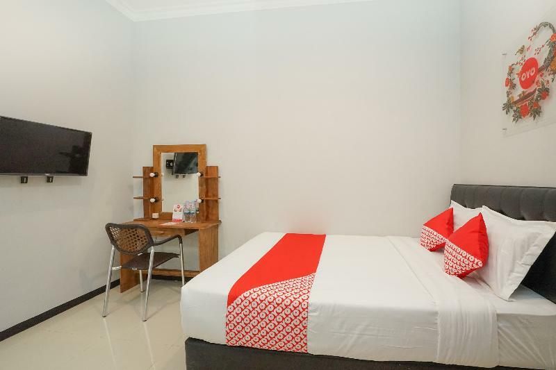 Hotel RedDoorz near Surabaya Zoo Exterior foto
